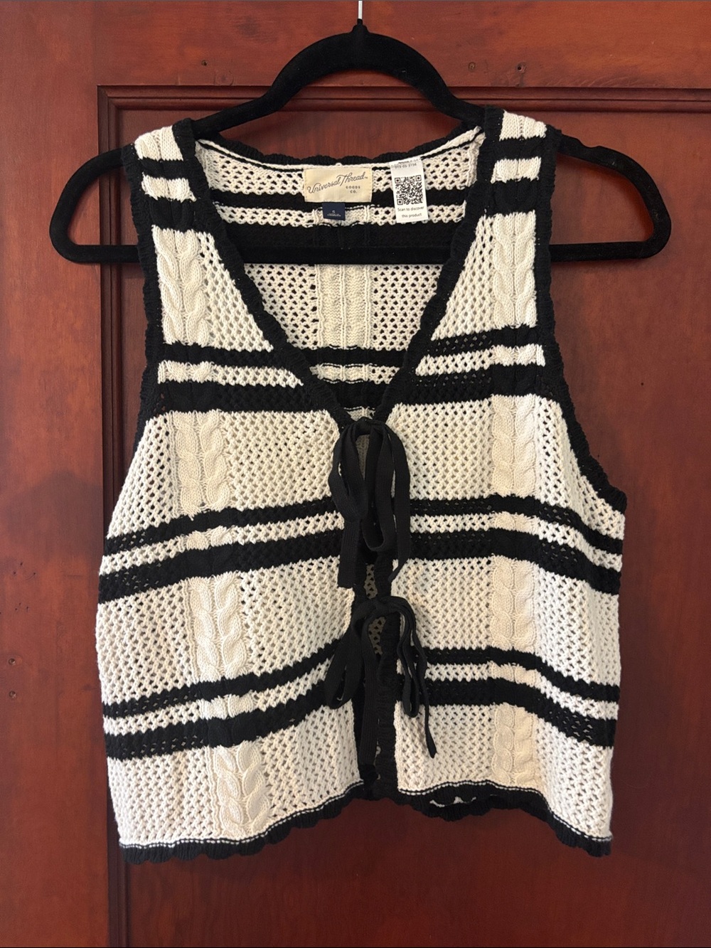 Universal Thread Black & Cream Knit Tie-Front Vest
